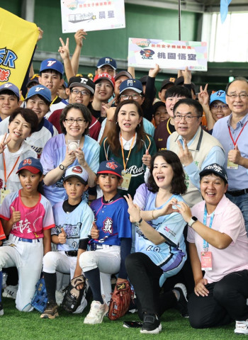 2024台灣女子棒球聯賽開幕 副總統蕭美琴與台南市長黃偉哲力挺女棒