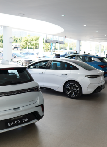 中國汽車業陷入「內卷」風暴：價格戰、產能過剩與惡性競爭的致命挑戰