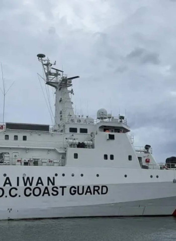 兩岸救援海巡不遺餘力 900浬搶救中國籍漁工