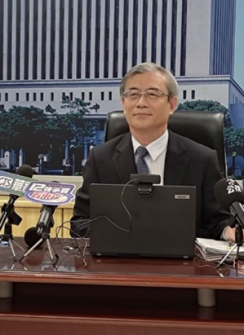 央行打炒房初見成效：央行總裁楊金龍預期房價明年中「軟著陸」