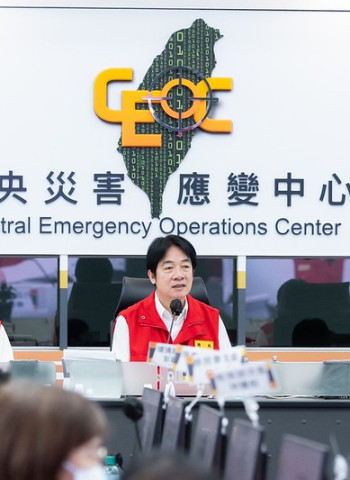 總統賴清德視察中央災害應變中心 強調全力防救災