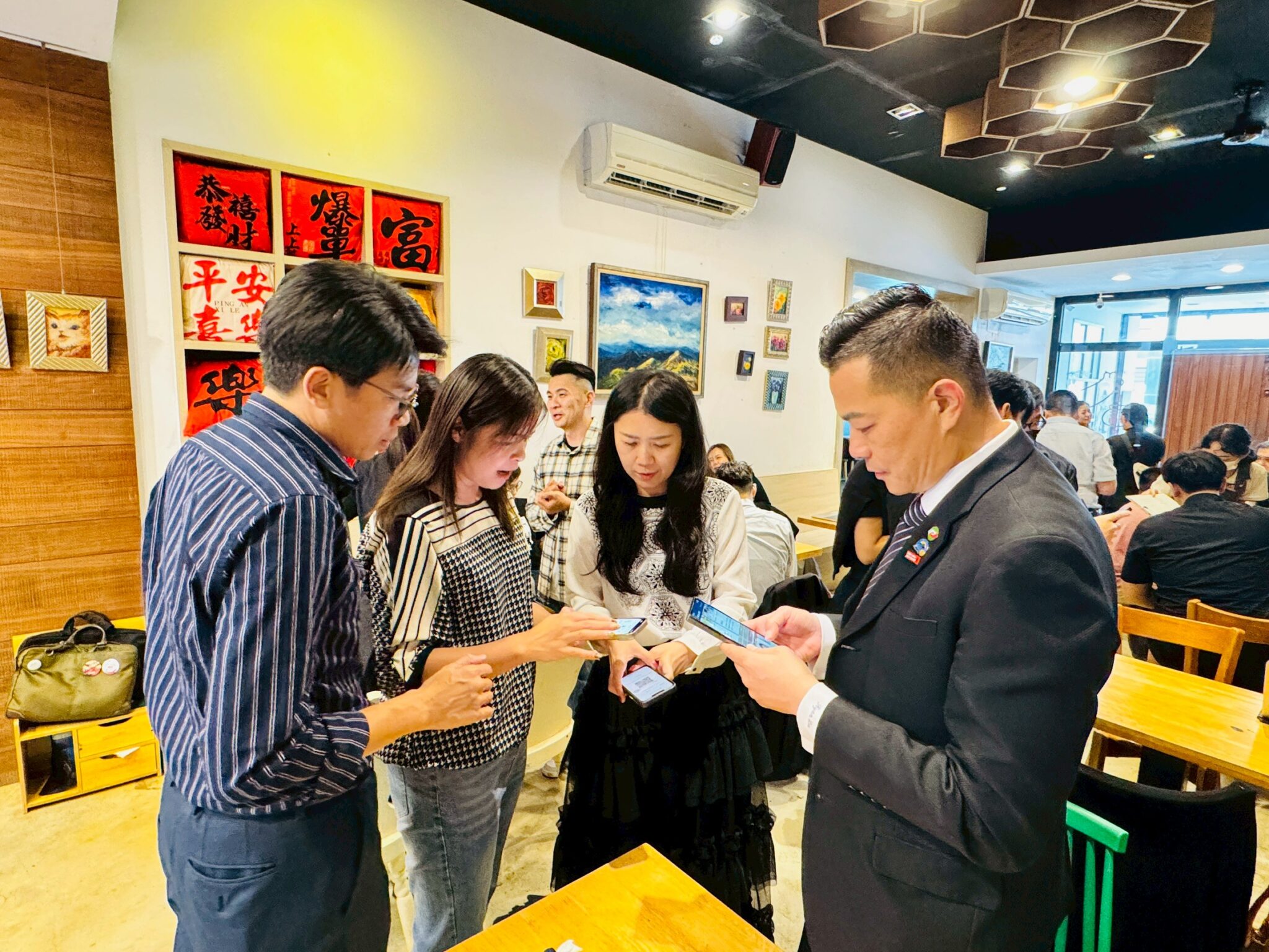 為花蓮店家企業升級 誠翊資訊從一張AI數位名片開始