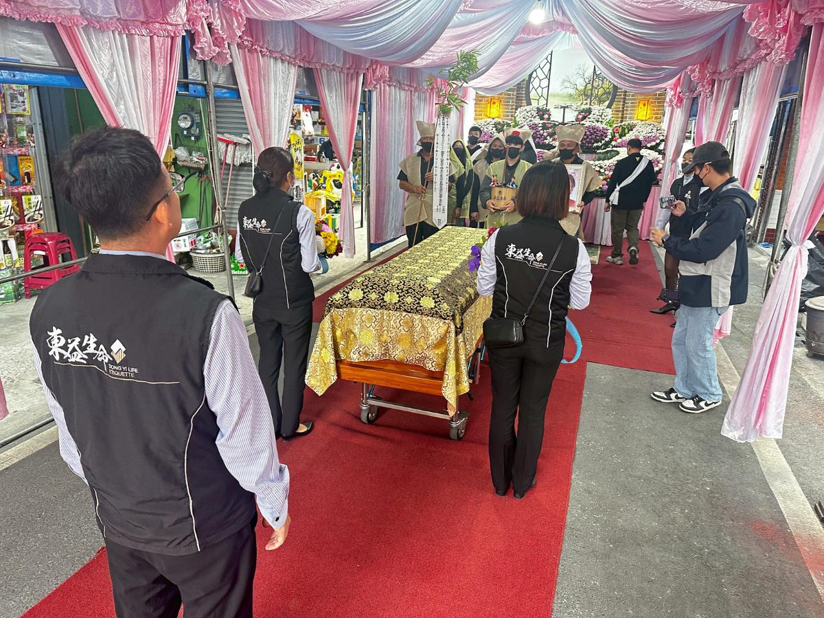 屏東專業葬儀服務指南 透明化報價與客製化法事 讓道別充滿溫度