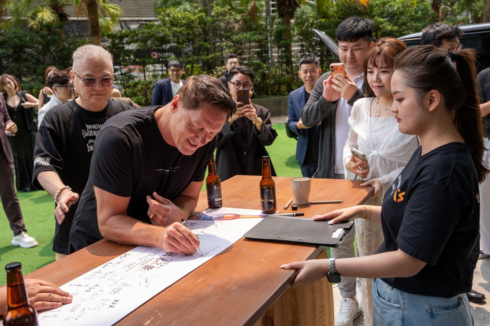 賓士全球設計總裁來台助陣 星鏈咖啡全球首發圓滿落幕