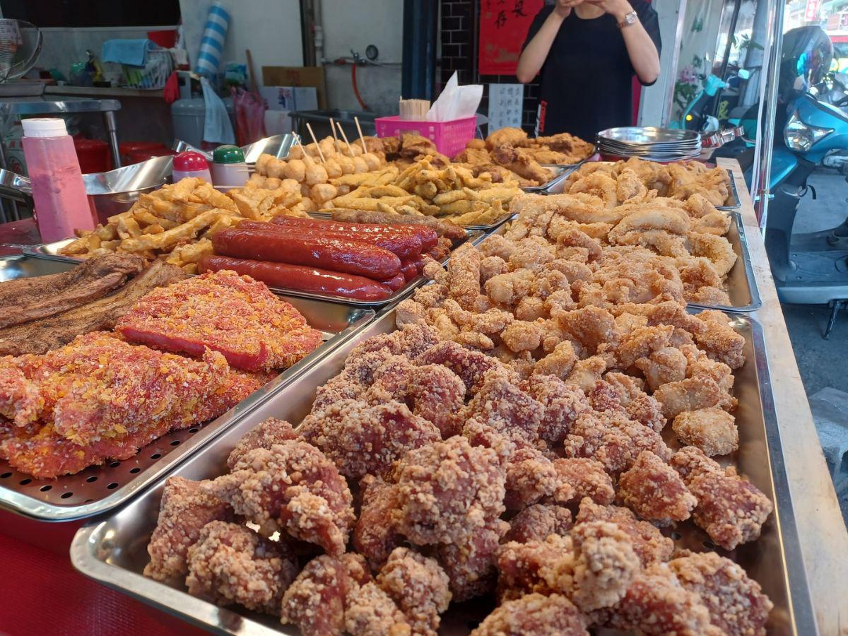 宜蘭市新民路人氣炸物 銅板價職人炸雞 獨門漢方醃料香氣太誘人