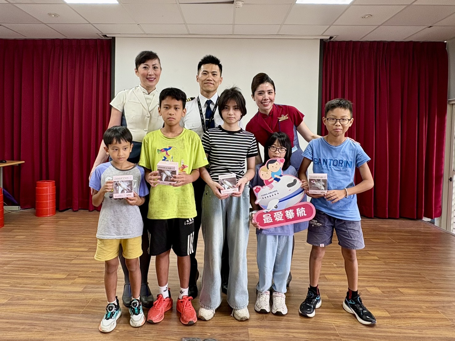華航志工前進校園 開啟孩童對飛行無限想像