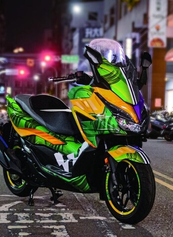 台中車體貼膜 從興趣出發職人 15年手作彩貼之路