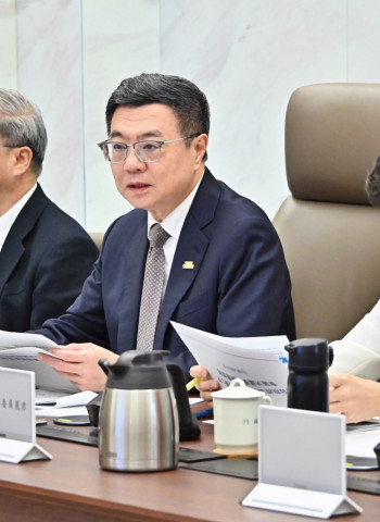 行政院長卓榮泰主持經濟發展委員會會議 促進中小微企業與青年多元發展