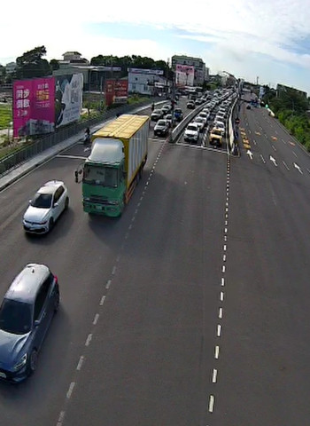 南市設置首個感應性號誌 改善新港社大道通勤車流