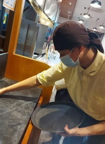 憨兒阿輝無懼障礙與失親 順利就業走向自立之路