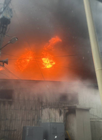 快訊～屏東安泰醫院火警救出176名病患6人OHCA 全力搶救中