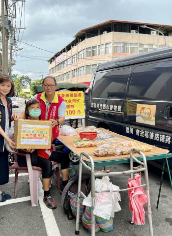 勇敢面對人生的生命鬥士-實(食)物銀行送暖讚「生命鬥士」