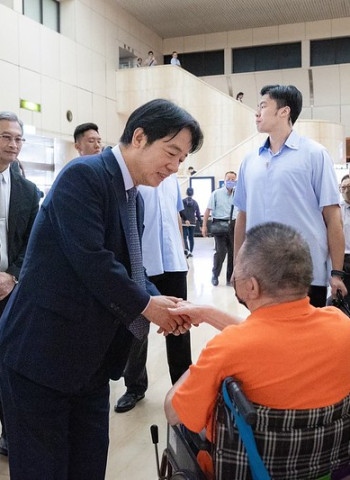 總統賴清德參訪林口長庚醫院 鼓勵業界運用ESCO 努力達成2050淨零轉型目標