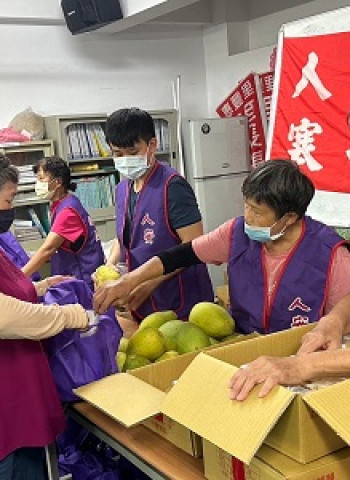 柚見希望慶中秋 人安楠梓站伴寒士破難關