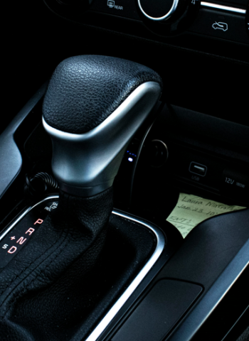 新手司機必讀指南：了解自動變速器檔位「P、R、N、D、S、M、L」，讓你的駕駛更輕鬆！