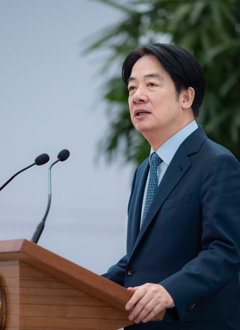 32%關稅壓頂 臺企將屍橫遍野 許宇甄批賴政府神隱 籲召開國是會議