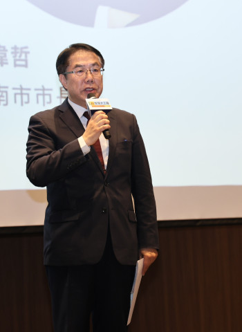 科技報橘舉辦 AI智慧大工廠 論壇台南場 黃偉哲 盼找到下一階段科技進展新方向