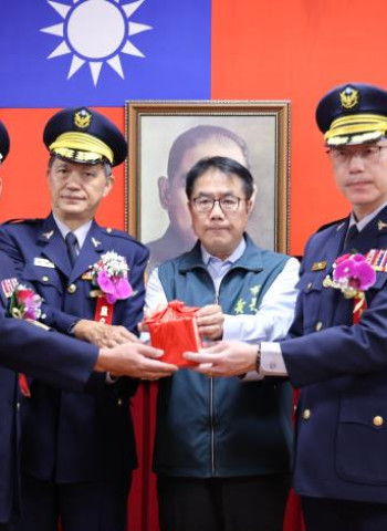 臺南警察局新任、卸任分局長大隊長聯合交接典禮,臺南市長黃偉哲期勉共同守護臺南打造安全城市