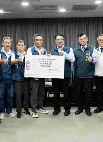 臺灣府城隍廟捐款250萬元助重建   黃偉哲:善行義舉展現宗教的愛心及熱心