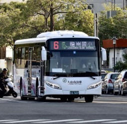臺南再添9輛電動公車　0、6路上線營運提升低碳乘車體驗  串聯車站與重要生活圈