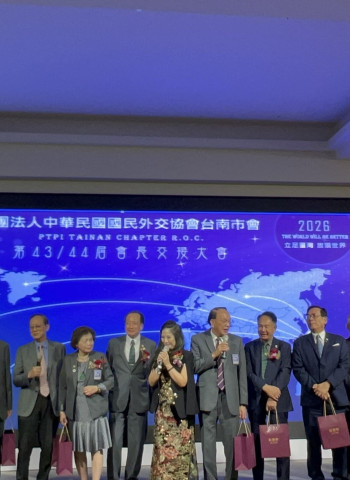 中華民國國民外交協會台南市會會長交接典禮登場　邁入第48年國民外交新里程　新任會長顏嘉縈接棒卸任會長張富全　續寫永續發展藍圖
