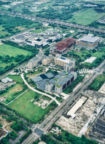 臺南市政府趙卿惠副市長於 (7) 日授任「大南方新矽谷推動方案」之臺南市智慧城市推動總召集人職務