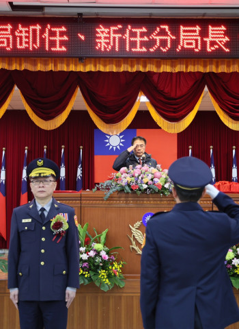 臺南市警察局16人異動 黃偉哲強調治安工作無假期,攜手建設安全宜居城市