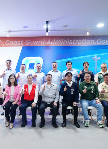 行政院院長卓榮泰視察興達港海巡基地 1500億特別預算打造海巡為國家安全支柱