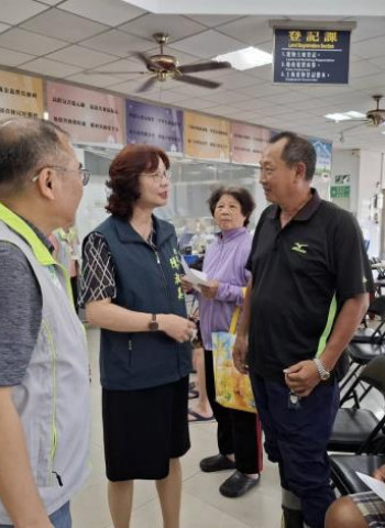 臺南農損補助申請湧現　臺南市地政局長陳淑美視察地所慰勉同仁