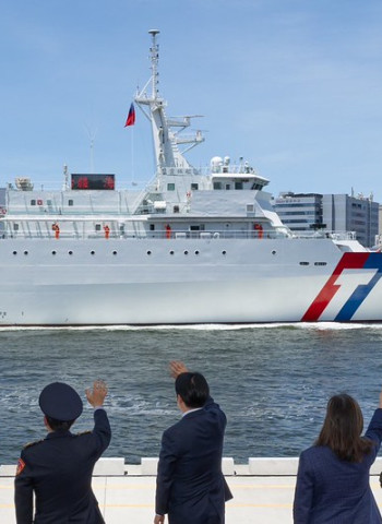 賴清德總統視導海安12號演習　肯定海巡扛起藍色國土守護重責　籲朝野支持強化國安韌性