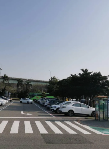 高公局擬限國道服務區停車時間 縮短至2小時 針對「停車蟑螂」開罰