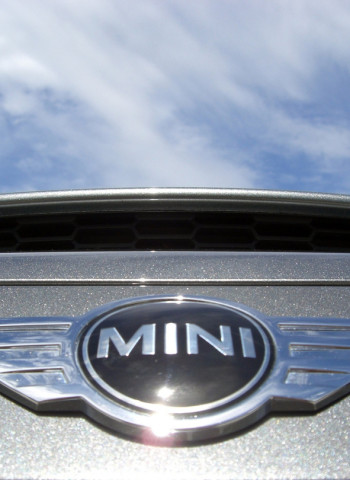 Mini品牌面臨不確定未來 電動化轉型與市場挑戰並存