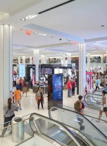 三大產業陷低潮！貿易百貨業營收重挫 稱霸最慘排行榜