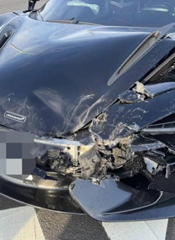 台南台86超跑追撞！麥拉倫撞上法拉利，維修費超過500萬