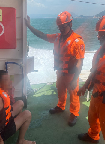 泳圈偷渡驚現金門海域 中國男子遭即時攔截 海巡署警示灰帶襲擾升溫