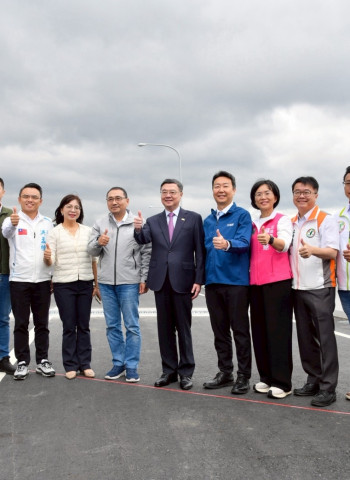 新北五股交流道改善工程提前完工 行政院長卓榮泰:全力推動交通建設打造順暢路網