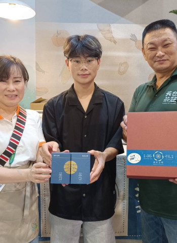 新北青農父子攜手創新 「凝翠金磚」鳳梨酥包種茶風味登上日本丸井百貨