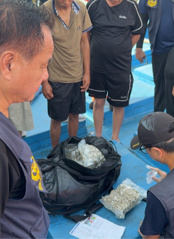 海巡護漁查緝毒品　在東南沙海域逮獲外籍漁船718公斤毒品 市值逾15億元