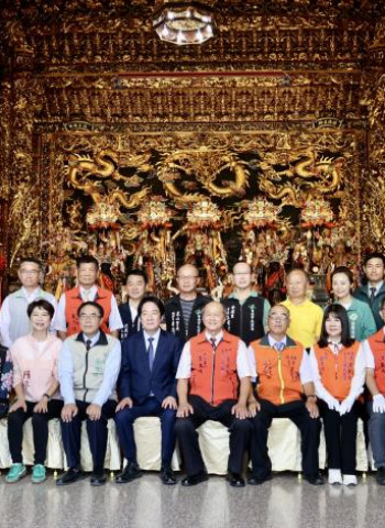 賴清德總統赴臺南西來庵、武龍宮、武德宮贈匾揭牌　黃偉哲市長陪同祈福盼國泰民安