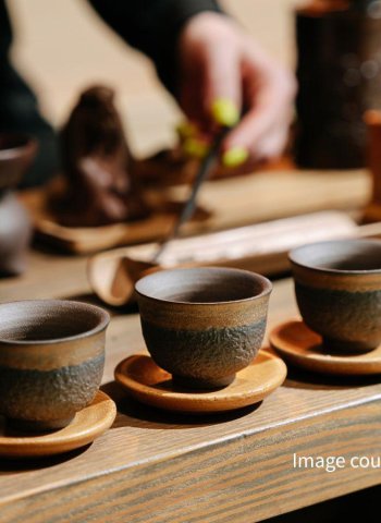 台東市區茶飲推薦 傳廣路手搖飲店主打洛神花茶、無糖純茶與奶蓋系列