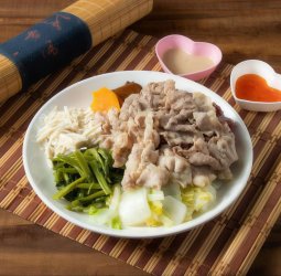 新莊人氣低負擔餐盒 以原型食材為核心 打造無負擔的便當選擇