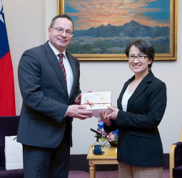 蕭美琴副總統接見中北歐國會議員訪問團　盼深化理念相近夥伴合作應對國際局勢變化