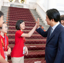 賴清德總統接見亞太資通訊科技聯盟大賽獲獎代表隊　肯定臺灣研發與創新實力刷新紀錄