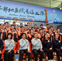 挺海巡護臺灣　行政院長卓榮泰新春首日親赴第一線慰勉海巡同仁　承諾持續提升裝備資源與勤務環境