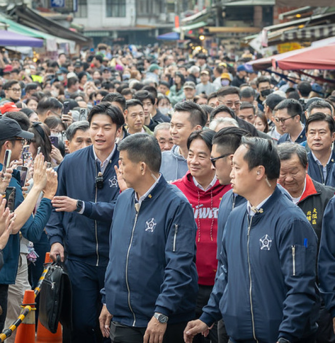 賴清德總統走春桃竹苗廟宇發放福袋　強調以經濟厚植國防安全、擴大社福照顧