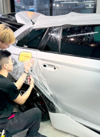 汽車包膜技師嚴重缺工　技術門檻高　專業技師供不應求　月薪上看10萬元