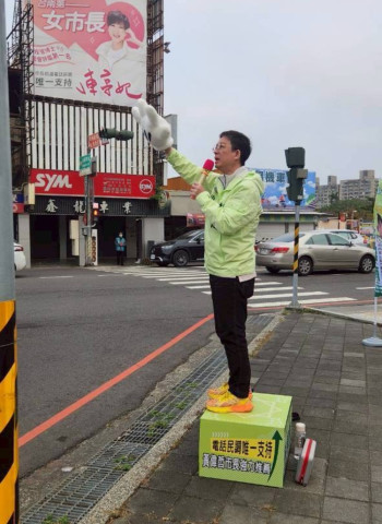 民進黨臺南第8選區初選升溫　林建南重返選戰上街頭展開基層拜票