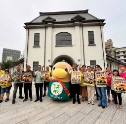 菜奇鴨現身台南西市場宣導反賄選　「市場買菜不買票」推廣乾淨選舉