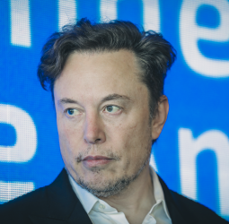 馬斯克如何利用 X 與特斯拉打造下一代智慧機器人大腦？