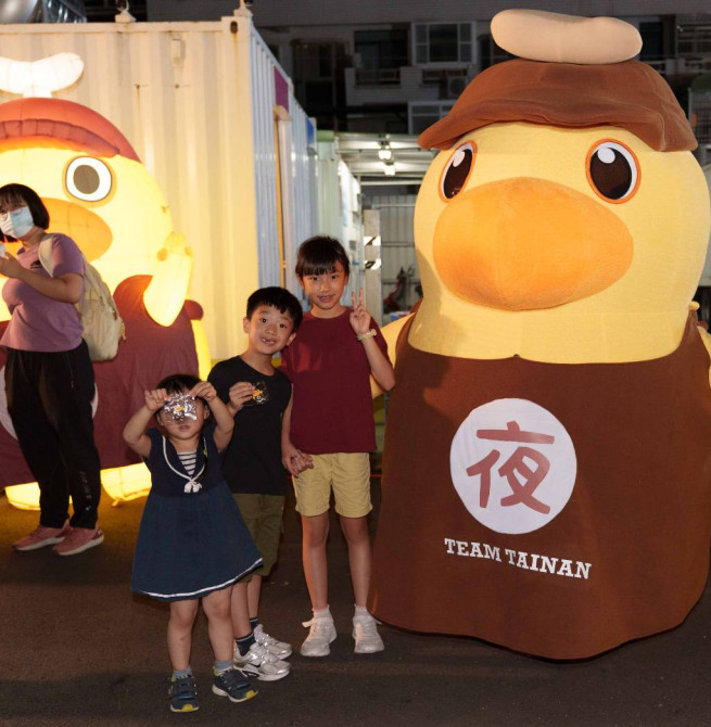 台南夜市活動推薦！夜奇鴨走進中洲寮夜市，「扭出夜奇鴨」掀排隊熱潮